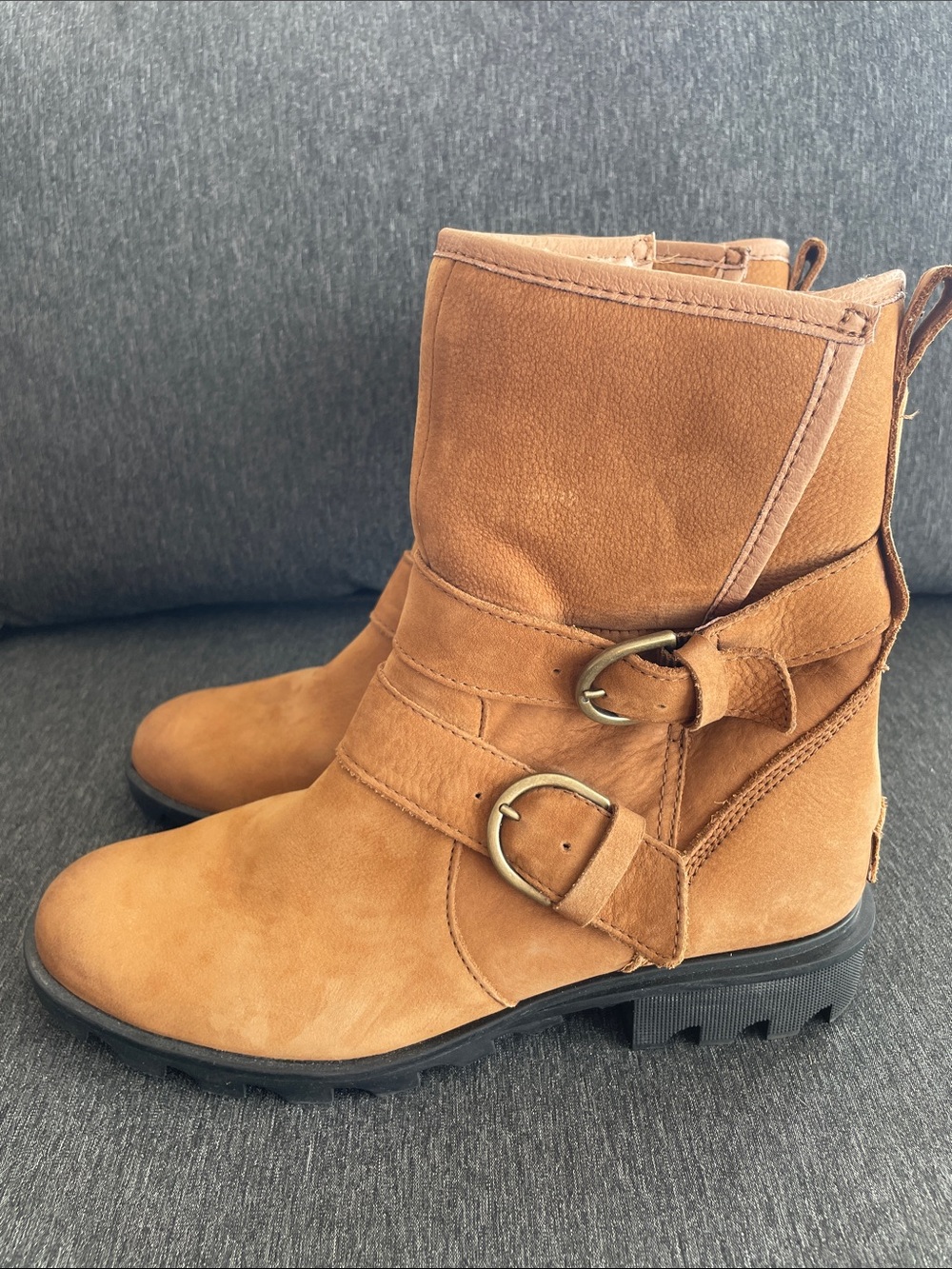 Sorel waterproof real shearling boots US 10 like new winter Alaska cruise comfy